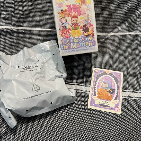 Pop Mart 15th Anniversary Collectible Box - Picture 4 of 5